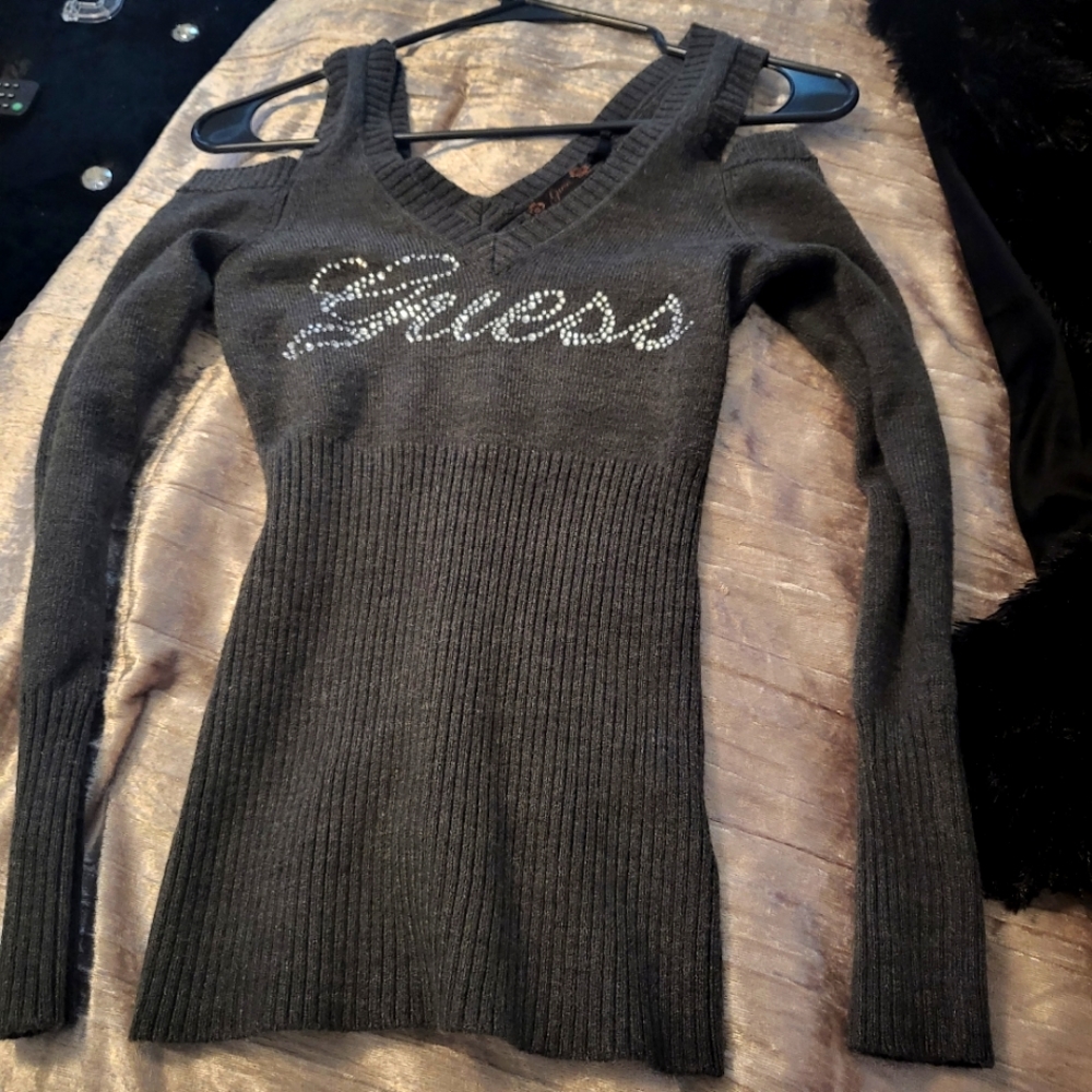 Guess off the shoulder unique sweater.